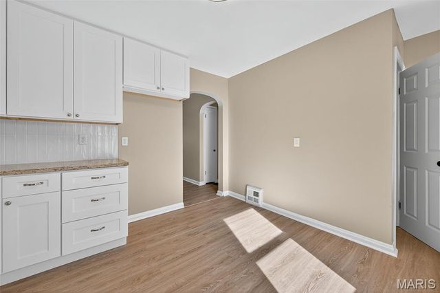 1424 Holden Avenue, St Louis, MO 63125