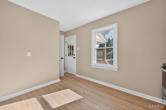 1424 Holden Avenue, St Louis, MO 63125
