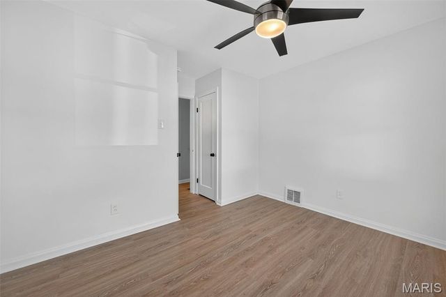 1424 Holden Avenue, St Louis, MO 63125