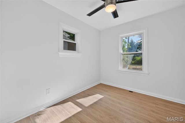 1424 Holden Avenue, St Louis, MO 63125