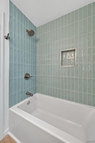 1424 Holden Avenue, St Louis, MO 63125