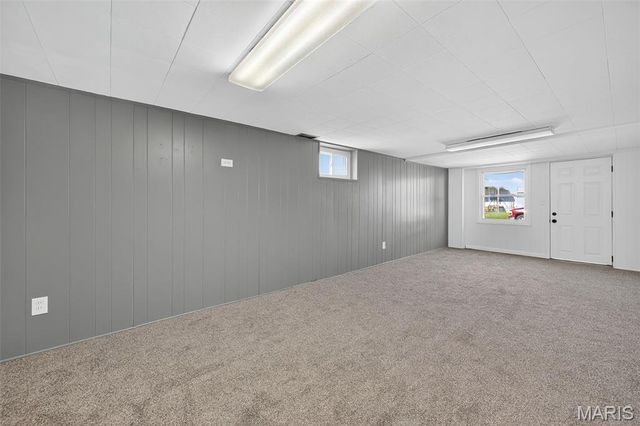 1424 Holden Avenue, St Louis, MO 63125