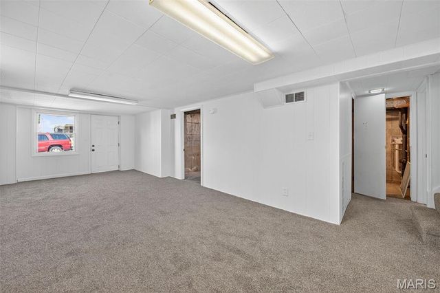 1424 Holden Avenue, St Louis, MO 63125