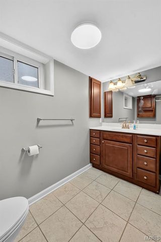 1424 Holden Avenue, St Louis, MO 63125