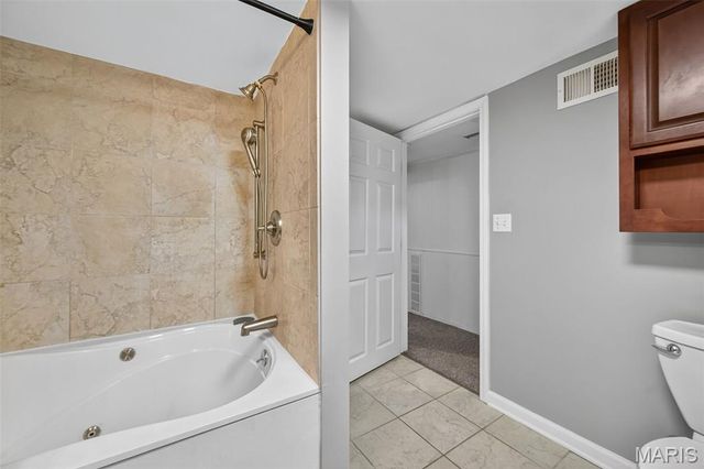 1424 Holden Avenue, St Louis, MO 63125