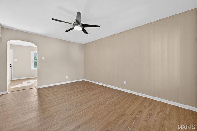 1424 Holden Avenue, St Louis, MO 63125