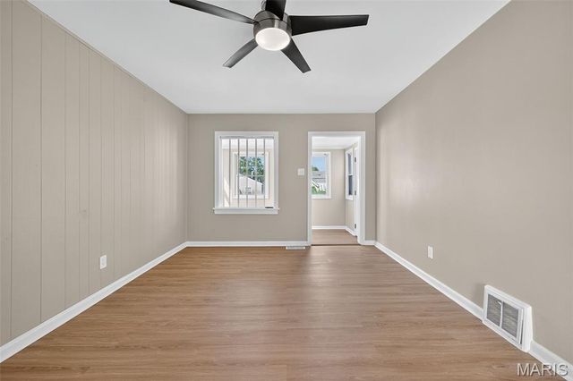 1424 Holden Avenue, St Louis, MO 63125