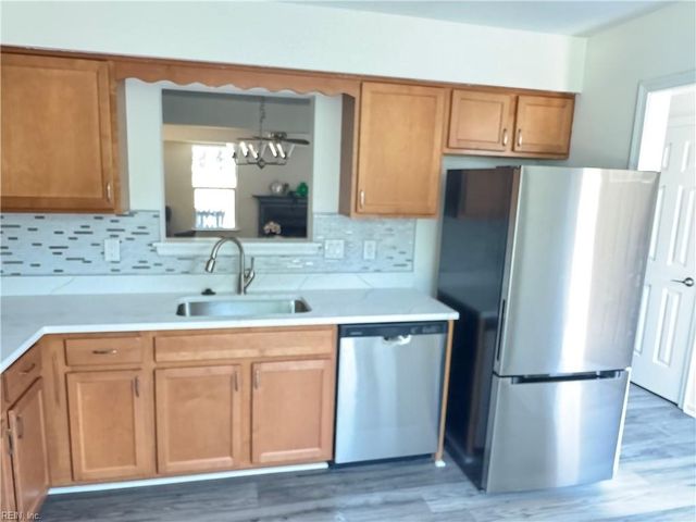7 Madrone PL, Hampton, VA 23666