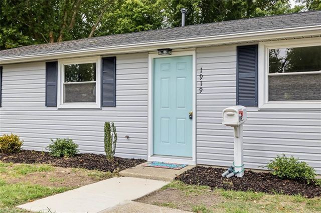 1919 Demetro DR, Hampton, VA 23663