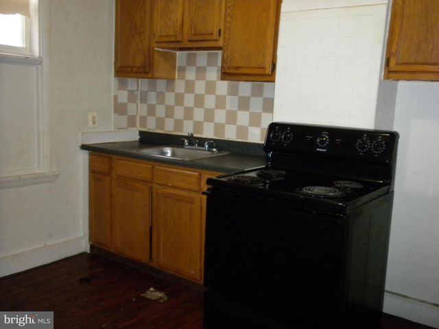 20 N DECKER AVE, Baltimore, MD 21224