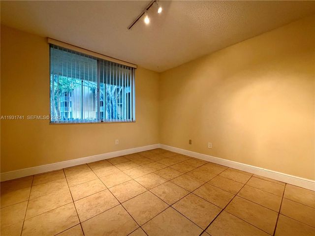 4035 W Mcnab Rd F101, Pompano Beach, FL 33069