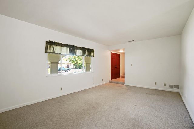 9916 El Chorlito Dr, Rancho Cordova, CA 95670