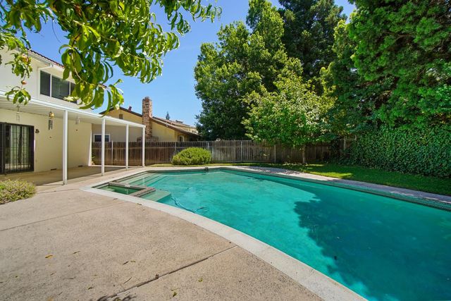 9916 El Chorlito Dr, Rancho Cordova, CA 95670