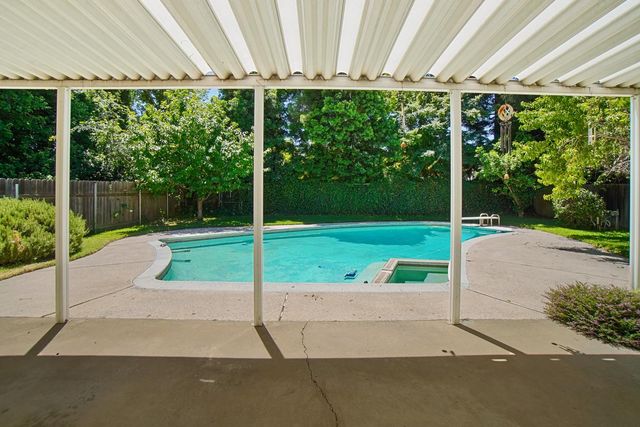 9916 El Chorlito Dr, Rancho Cordova, CA 95670
