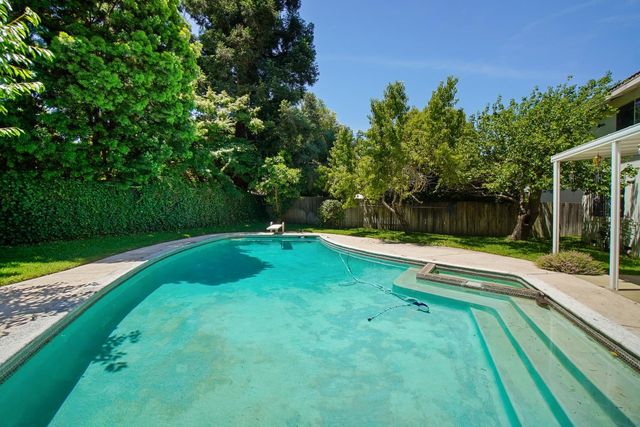 9916 El Chorlito Dr, Rancho Cordova, CA 95670