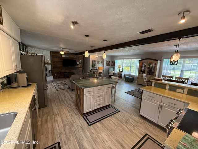 13811 SPANISH POINT Drive, Jacksonville, FL 32225