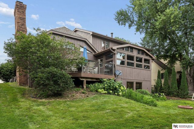 2205 S 152nd Street, Omaha, NE 68144