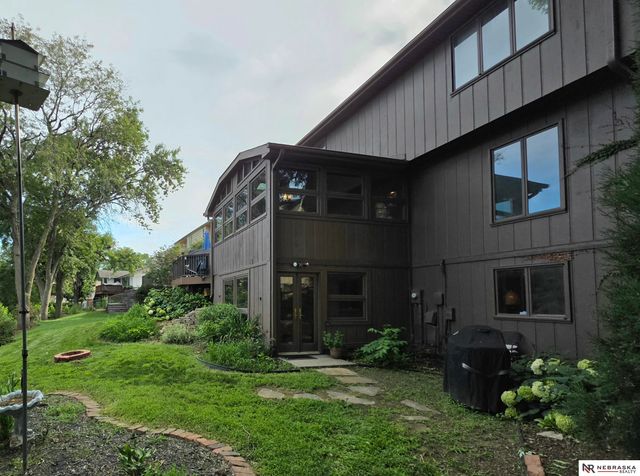 2205 S 152nd Street, Omaha, NE 68144