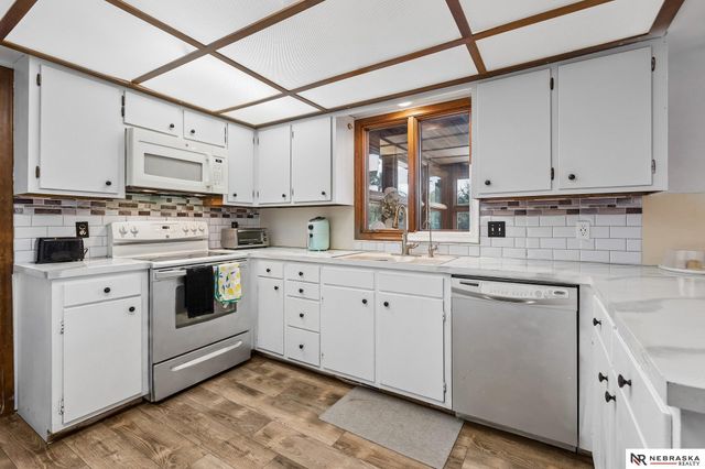 2205 S 152nd Street, Omaha, NE 68144