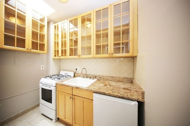 164 Strathmore Rd 28, Boston, MA 02135