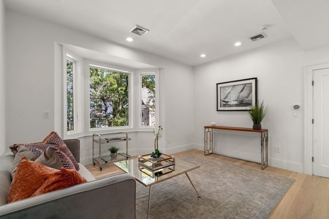 89 University Road, Brookline, MA 02445