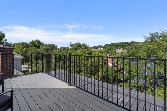 89 University Road, Brookline, MA 02445