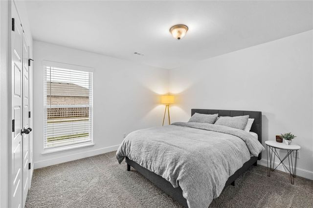 6005 NW Grant Street, Bentonville, AR 72713