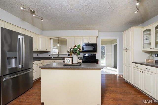 16600 Harmony Lane, St Robert, MO 65584