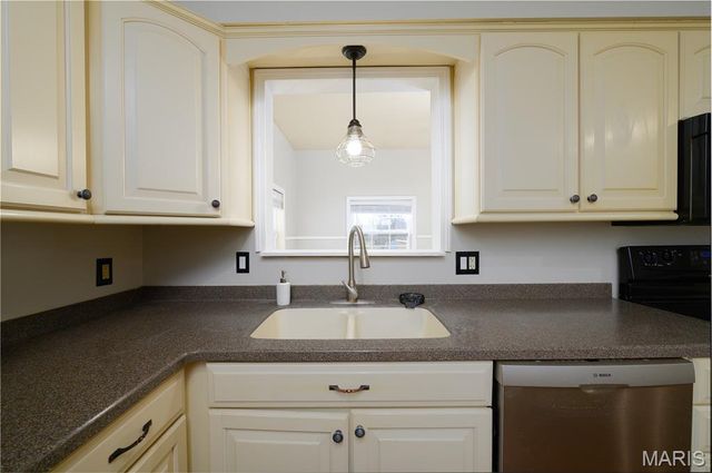 16600 Harmony Lane, St Robert, MO 65584