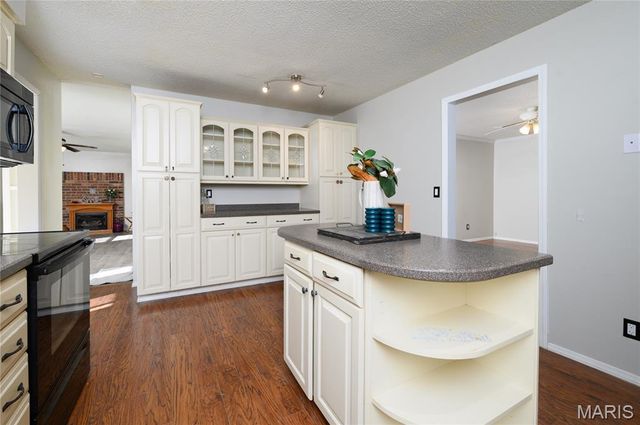 16600 Harmony Lane, St Robert, MO 65584