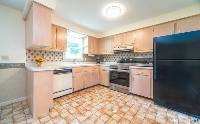 130 Lydale Place, Meriden, CT 06450