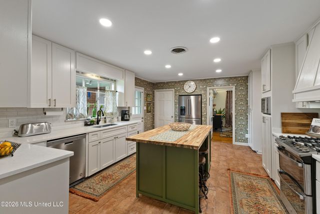 2010 Adeline Street, Hattiesburg, MS 39401