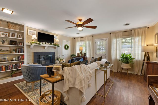 2010 Adeline Street, Hattiesburg, MS 39401