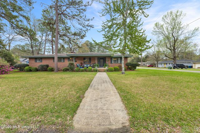 2010 Adeline Street, Hattiesburg, MS 39401