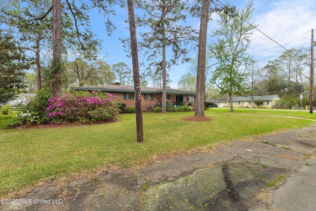 2010 Adeline Street, Hattiesburg, MS 39401