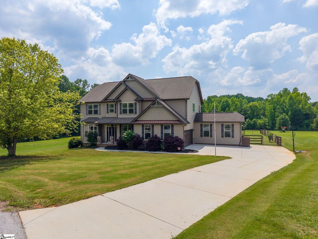 26 Fancy Lane, Travelers Rest, SC 29690