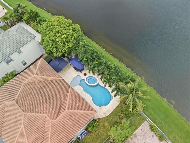 1261 BEACON Circle, Wellington, FL 33414