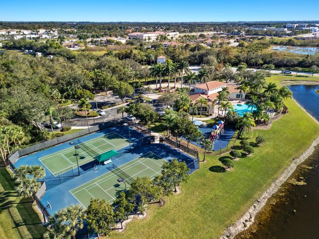 1261 BEACON Circle, Wellington, FL 33414
