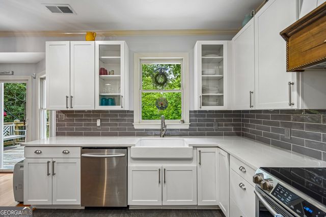 9395 Edgewater Drive, Gainesville, GA 30506
