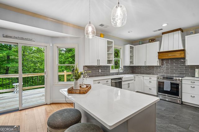 9395 Edgewater Drive, Gainesville, GA 30506