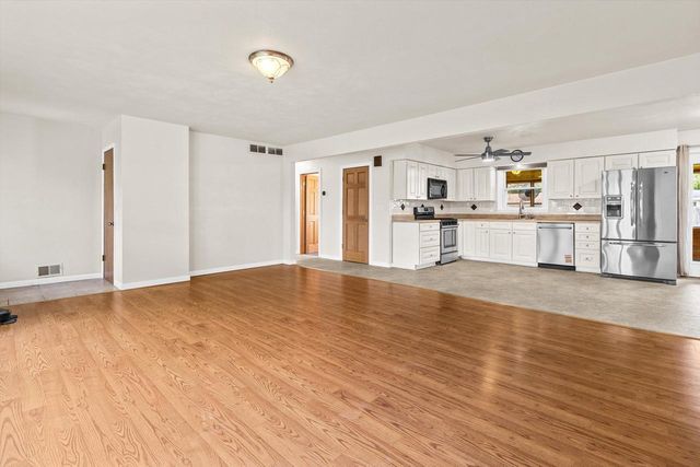 2286 Wood DRIVE, Beloit, WI 53511