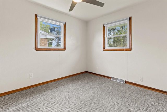 2286 Wood DRIVE, Beloit, WI 53511