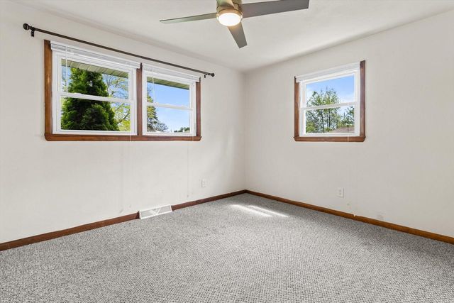 2286 Wood DRIVE, Beloit, WI 53511