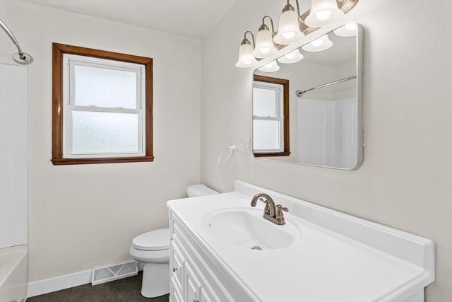 2286 Wood DRIVE, Beloit, WI 53511