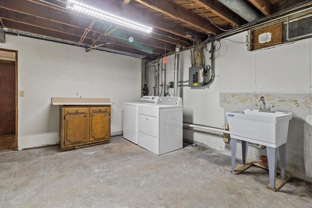 2286 Wood DRIVE, Beloit, WI 53511