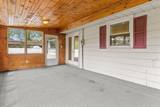 2286 Wood DRIVE, Beloit, WI 53511