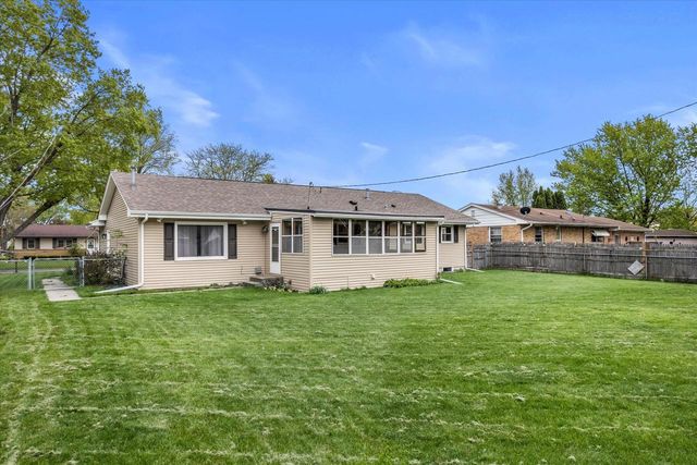 2286 Wood DRIVE, Beloit, WI 53511