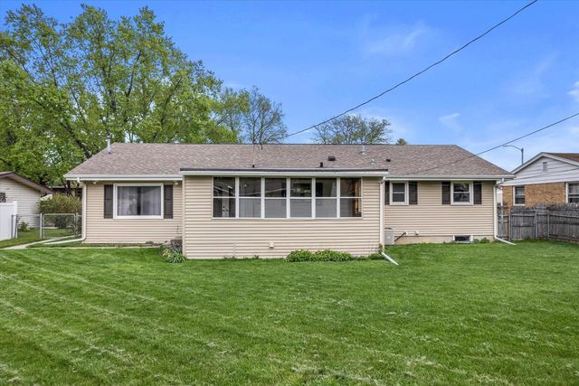 2286 Wood DRIVE, Beloit, WI 53511