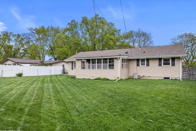2286 Wood DRIVE, Beloit, WI 53511