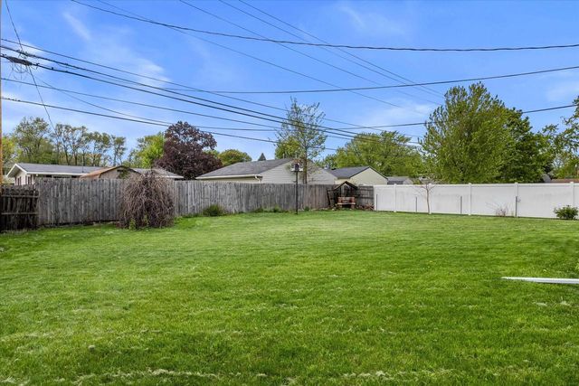 2286 Wood DRIVE, Beloit, WI 53511